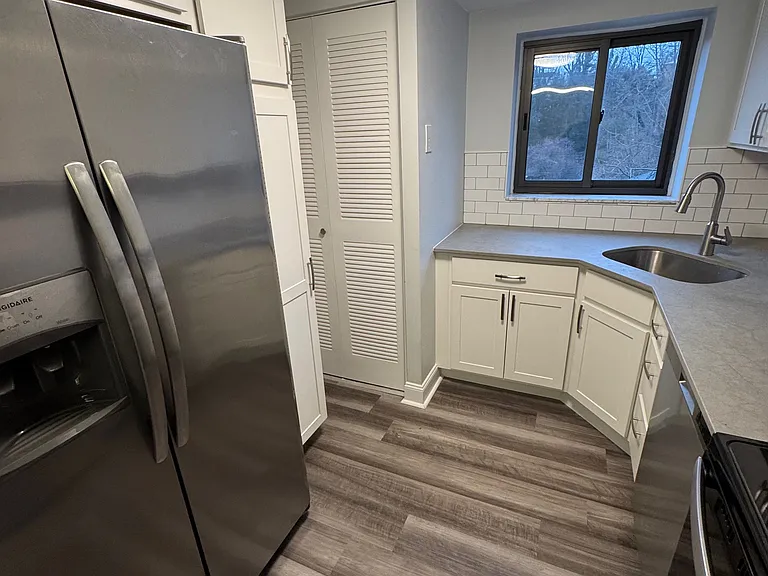 3457 Evergreen Rd #303 — Photo 2