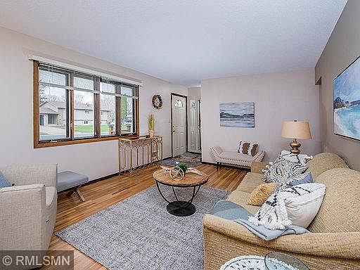 2nd image of 3990 Riverton Ave