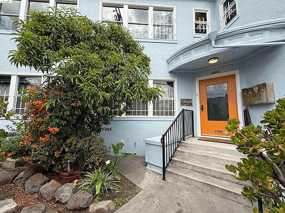 3rd image of 3999 Clarke St