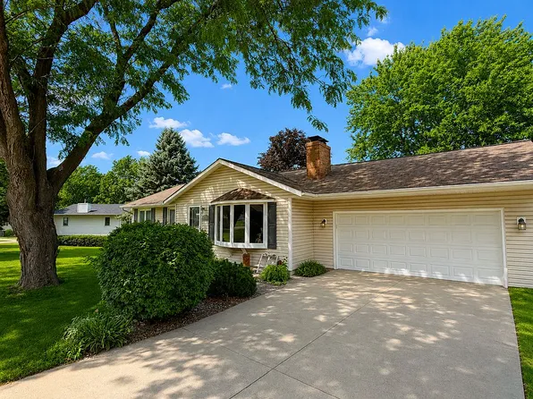 103 Rebecca Rd, Hudson, IA 50643