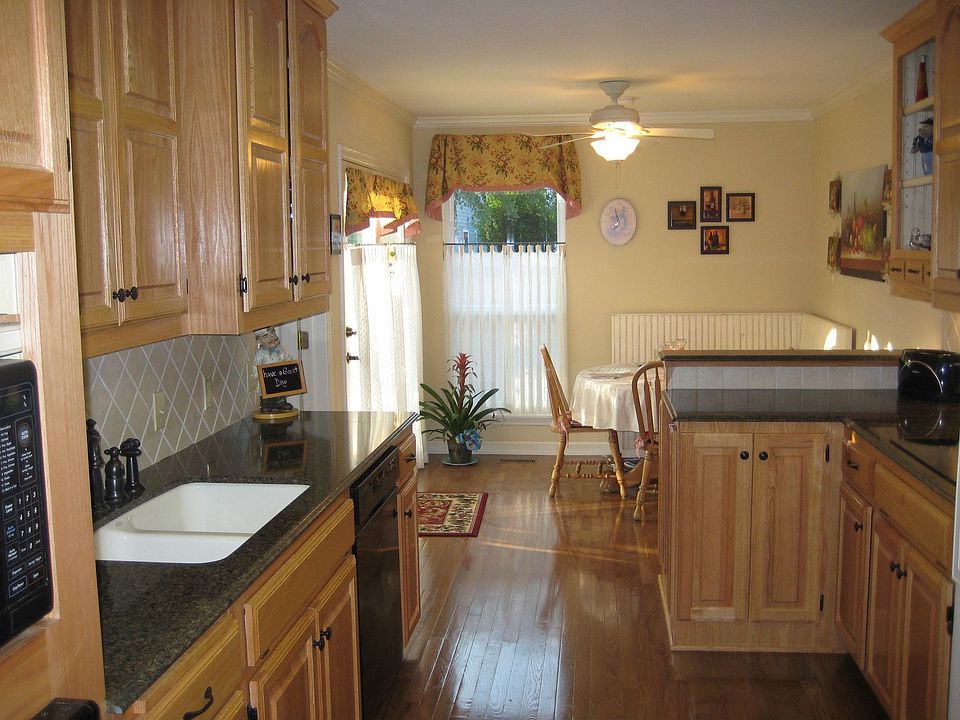 Kitchen/Breakfast Nook
