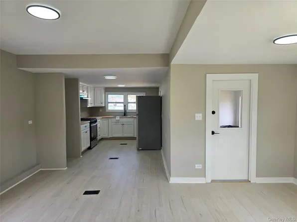 16 Jennifer Court, Poughkeepsie, NY 12601