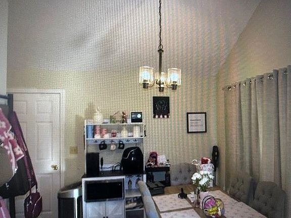 5th image of 62 River Dr