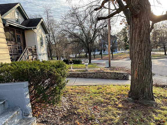 5th image of 180 Avalon St