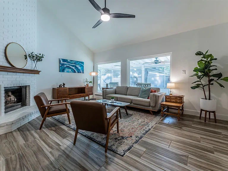 2126 River Hollow Dr — Photo 5