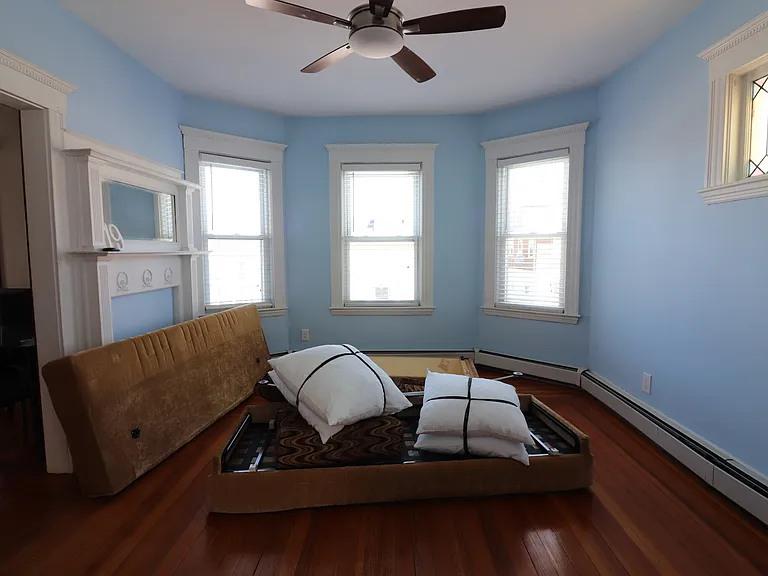 19 Mapleton St — Photo 4