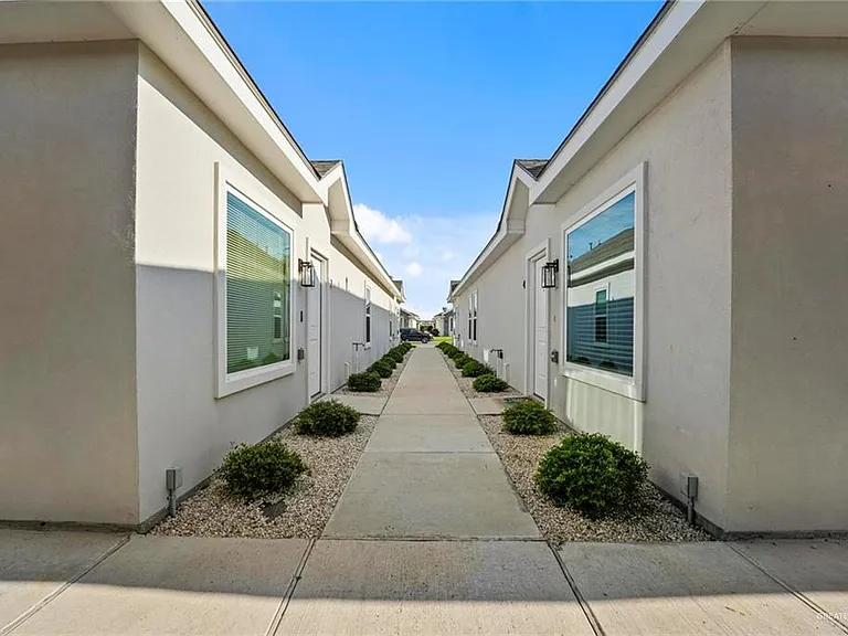 5700 Swallow Ave #4 — Photo 4
