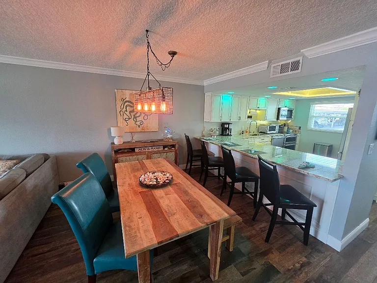 325 Causeway #A102 — Photo 8