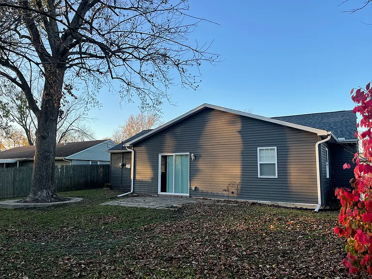 403 Alden Dr — Photo 2