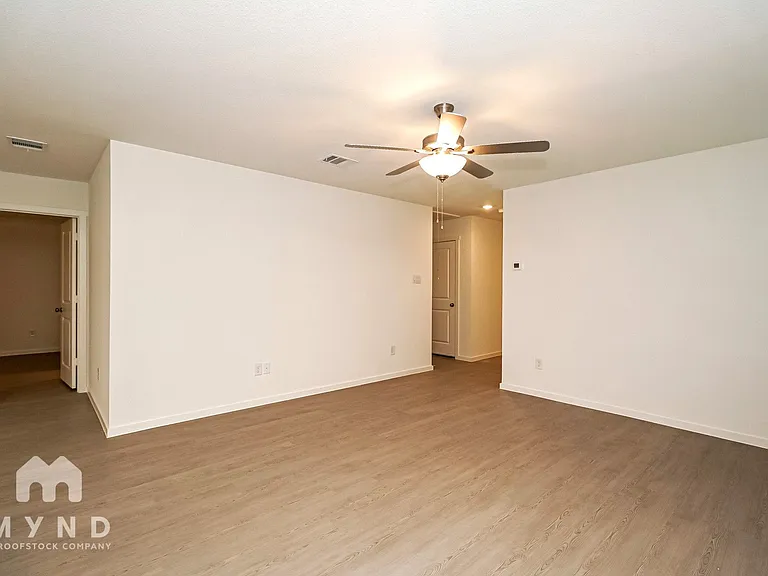 2656 Mistwood Dr — Photo 11