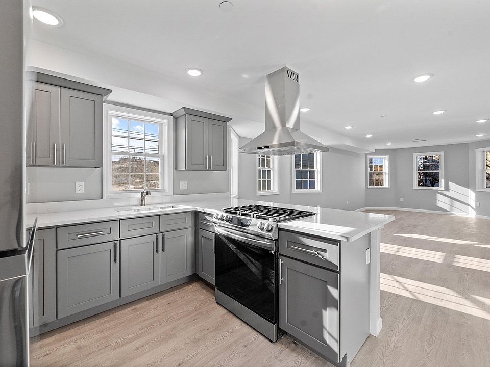 1st image of 1 Moulton St #1