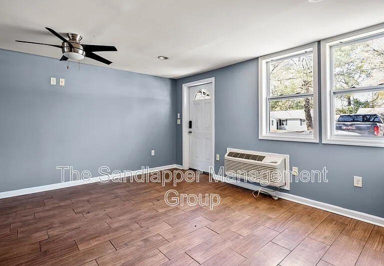 2169 Eleanor Dr #B — Photo 5