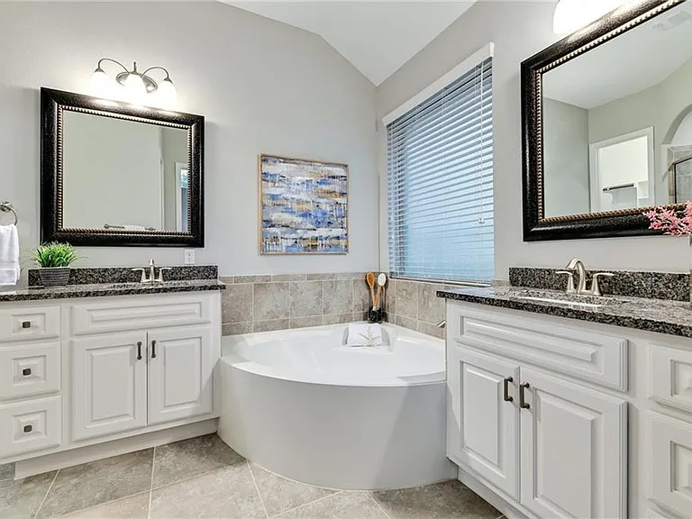 204 Maxwell Way — Photo 12