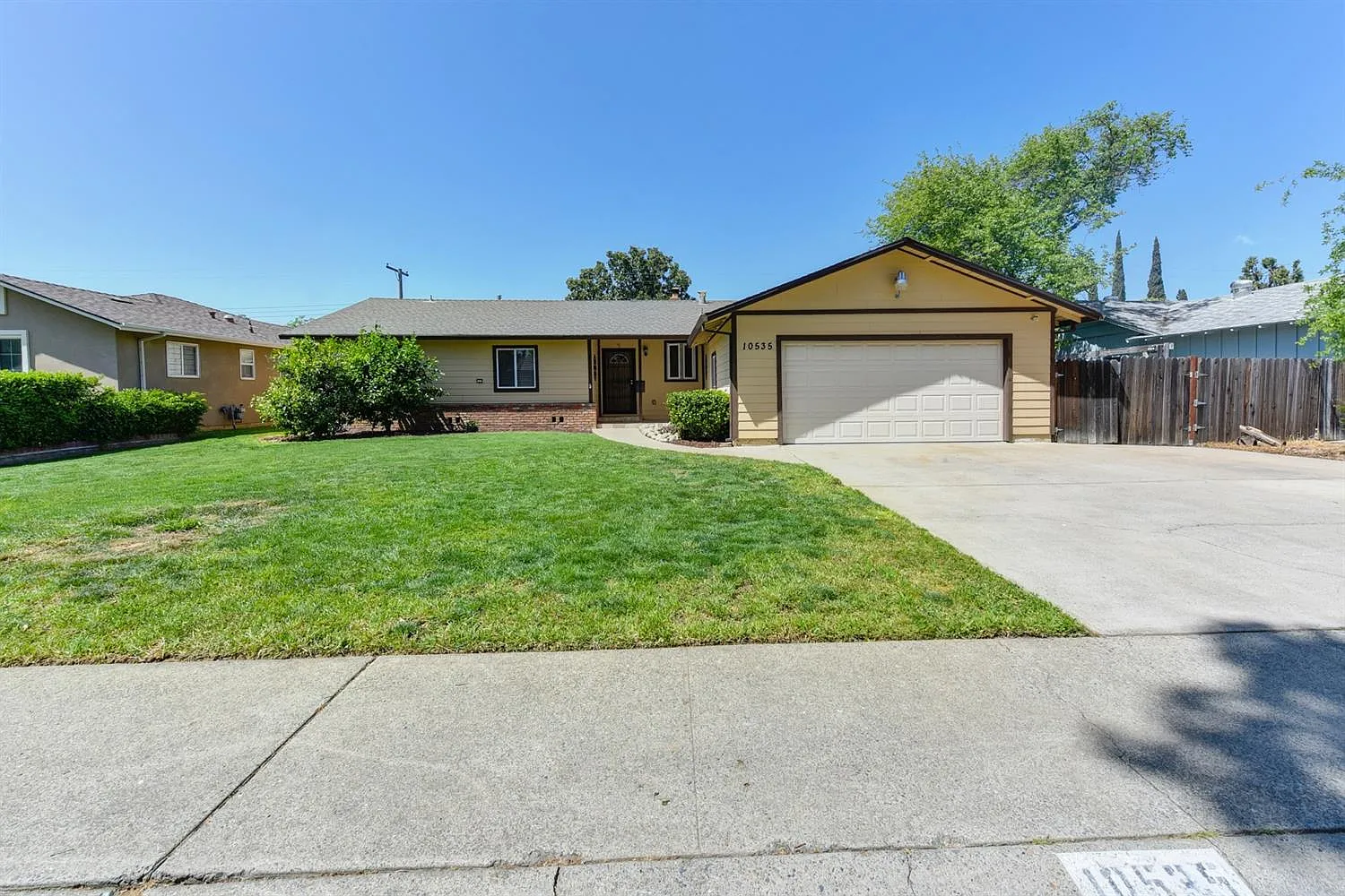 10535 Catawba Way photo 1