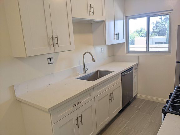 5th image of 1001 N Orange Grove Ave #9