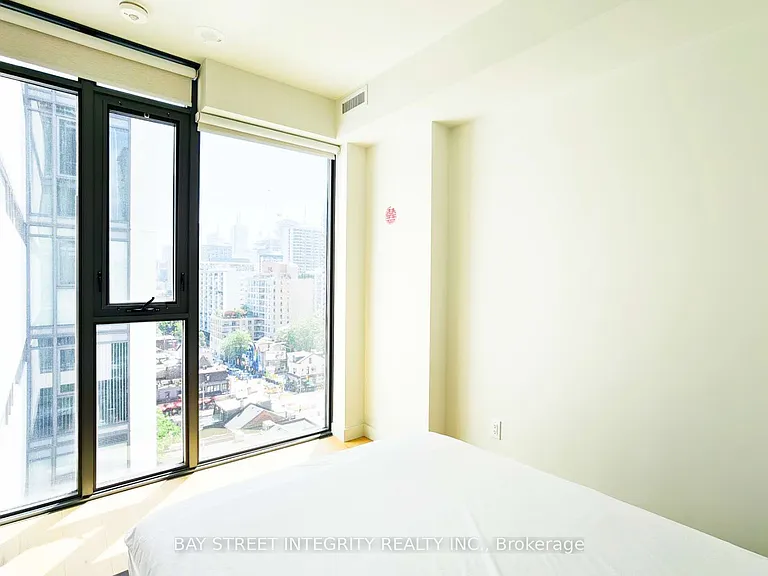 81 Wellesley St E #1005 — Photo 8