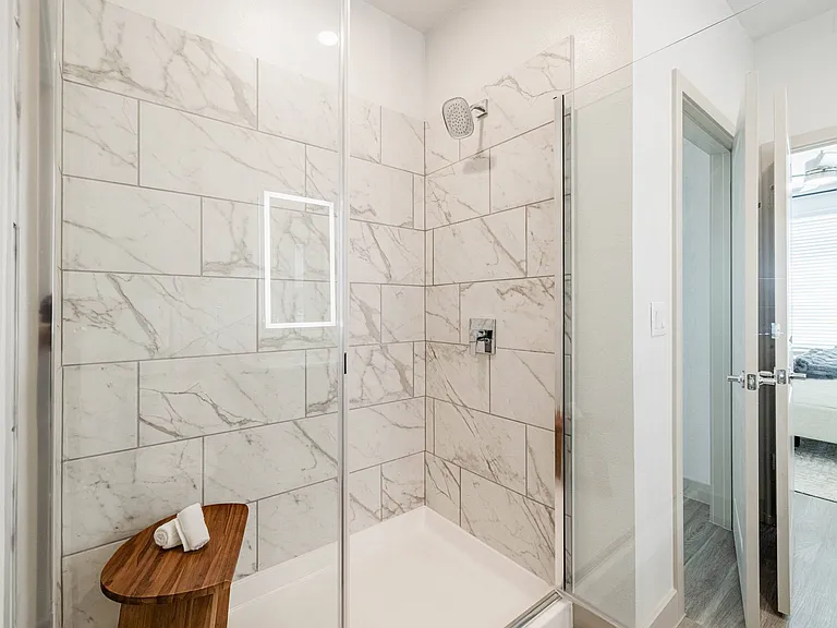 Del Via Apartments — Photo 29