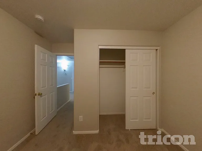 16036 N 11th Ave #1050 — Photo 11