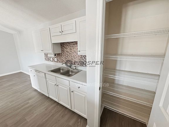 4th image of 107 Pelham Square Way