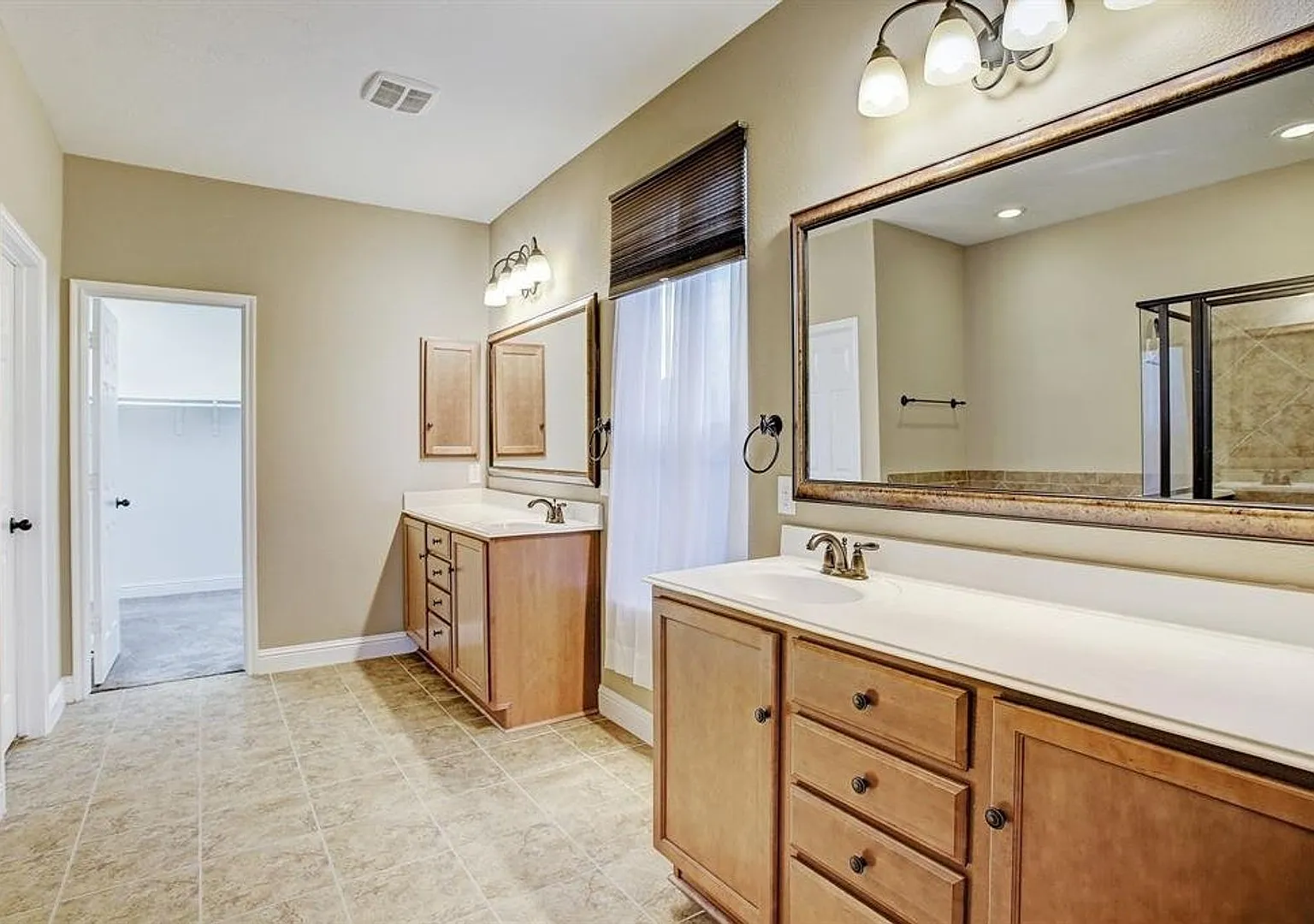 11022 Avery Oaks Ln **Ask About Our No Cash Deposit Option — Photo 4