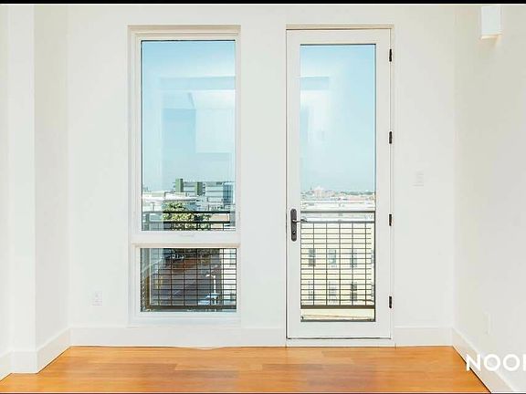 3rd image of 215 Green St #4D