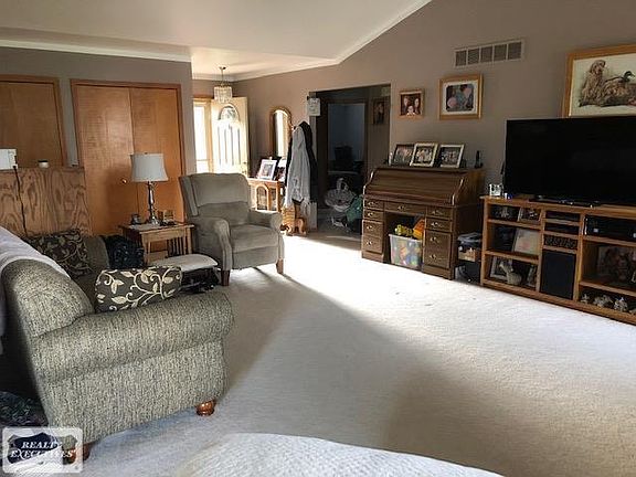 3rd image of 52766 Creekside Dr