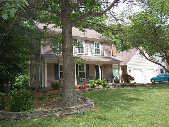 Flagstone wall in garden
