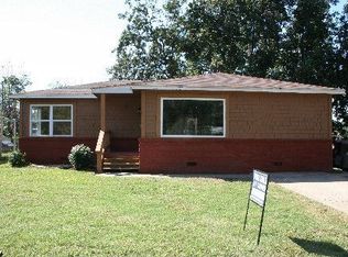 809 SW 3rd St, Checotah, OK 74426