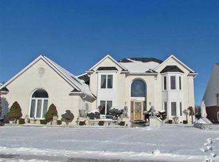 14785 Sparrow Dr, Shelby Township, MI 48315