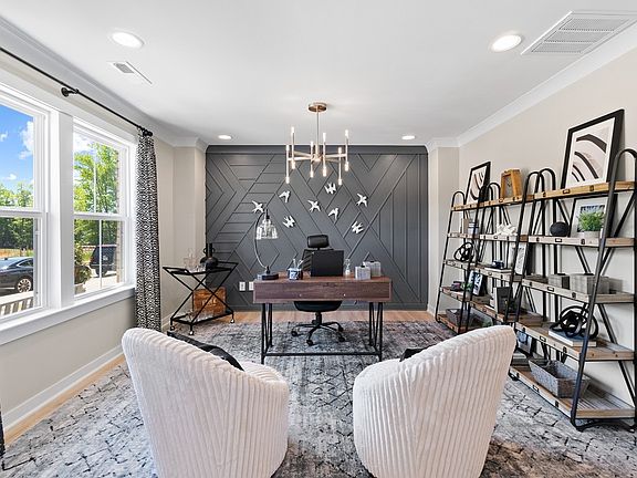 5th image of 4033 Hidden Oaks Dr