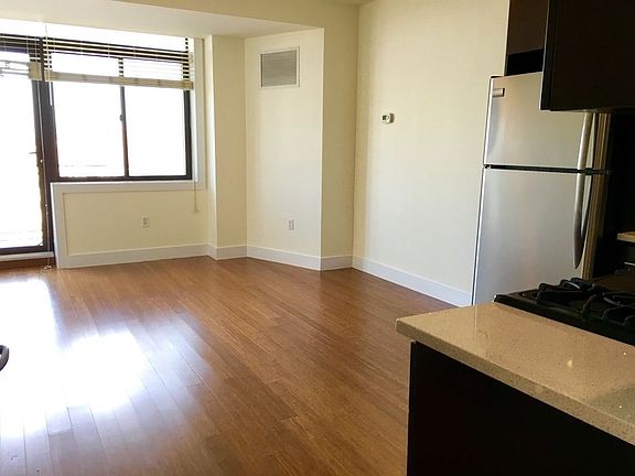 3rd image of 2532 30th Dr APT 7a
