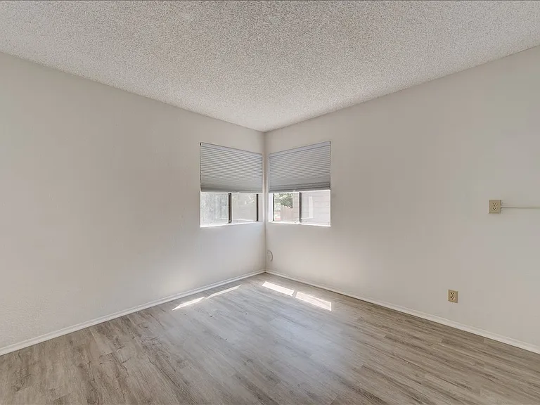 2914 Alwood Ct — Photo 9
