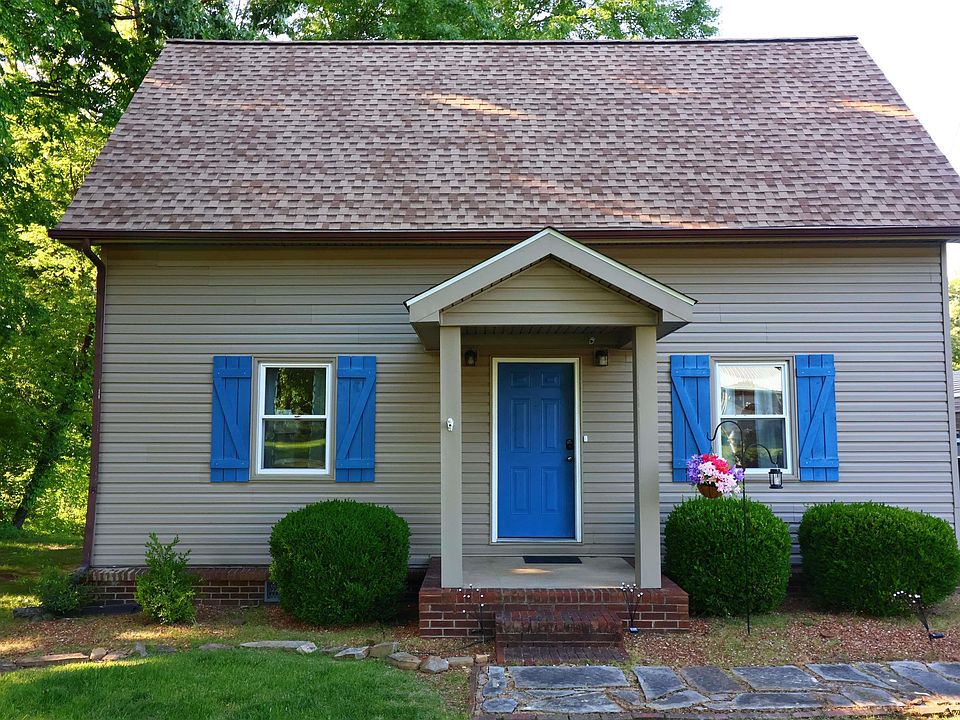 1st image of 2120 Knob Hill Dr