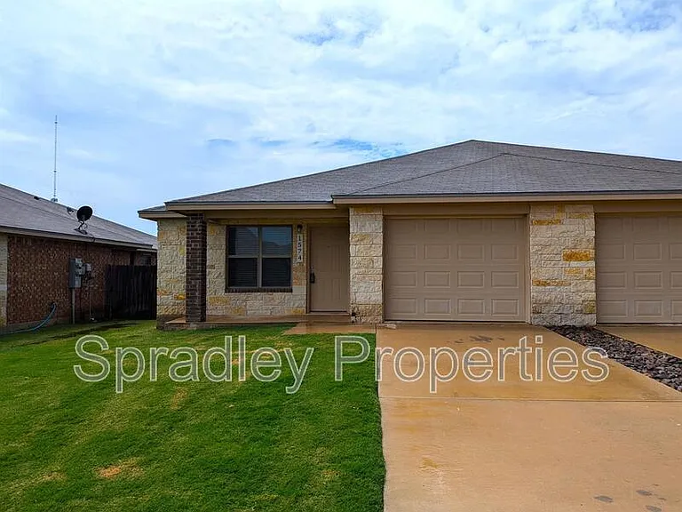 1574 Brady Way — Photo 3