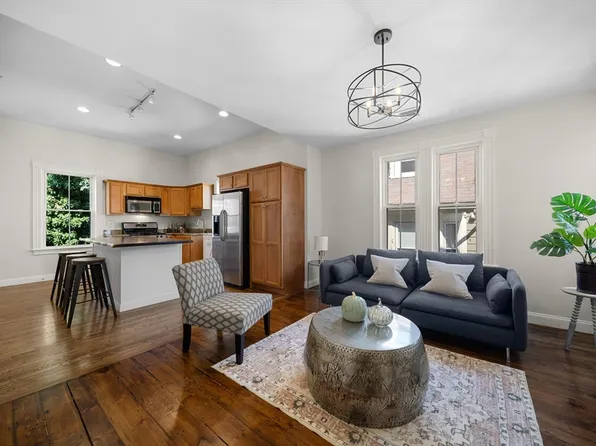 64 Essex St #2, Salem, MA 01970