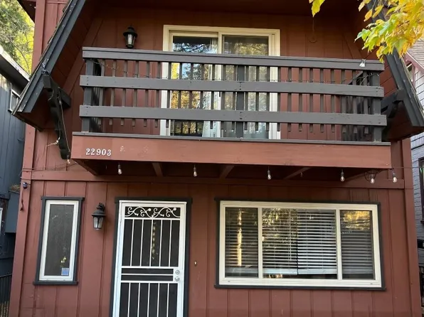 22903 Waters Dr, Crestline, CA 92325