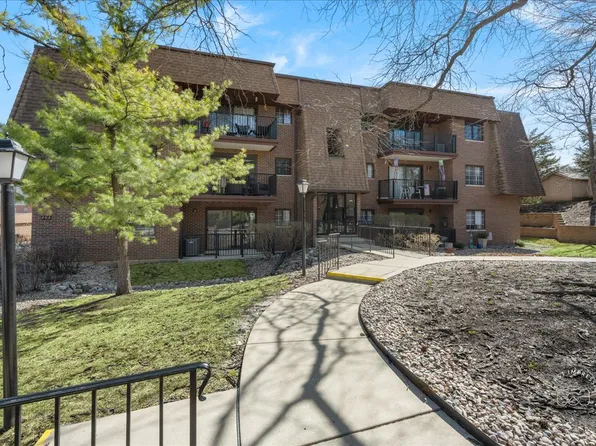 404 Melrose Ave APT 303, Glen Ellyn, IL 60137