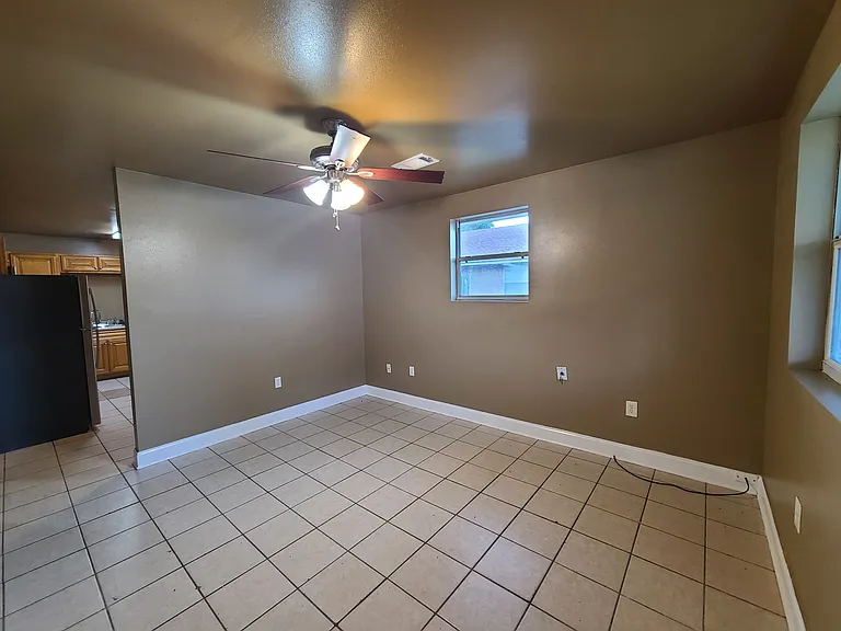 3218 Pakenham Dr — Photo 3