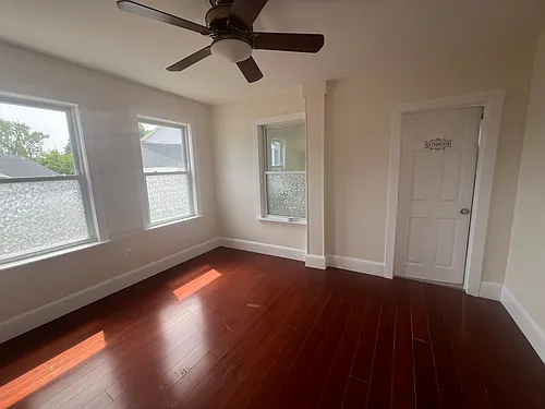52 Essex St #1 Photo 1