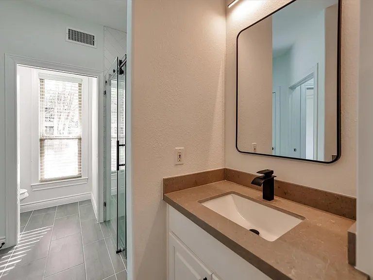 119 Capetown Ln — Photo 23