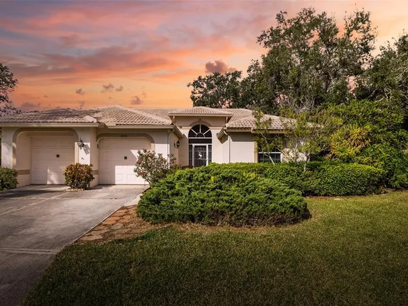 9523 Knightsbridge Cir, Sarasota, FL 34238
