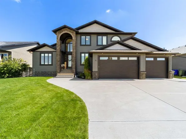 71 W Harrison Grn, Olds, AB T4H 0E5