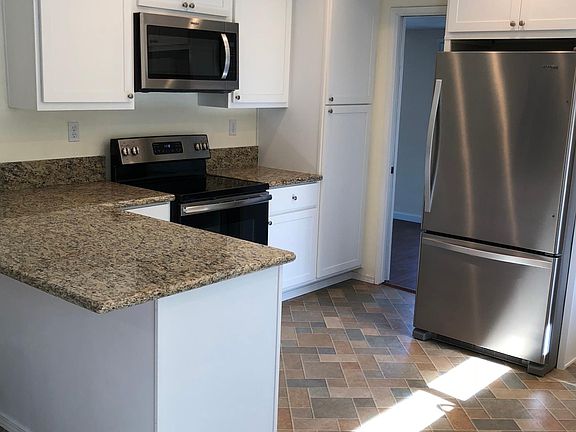 4th image of 11593 Hillcrest Ct