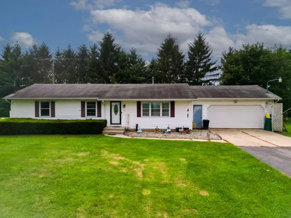 51104 Silver St, Three Rivers, MI 49093
