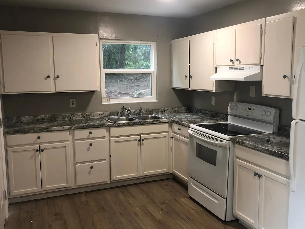 Building Photo - 1858 Ivy Ln #1