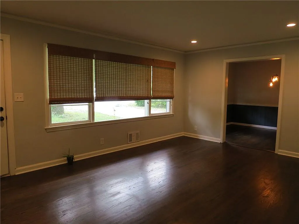 3 bed, 2.5 bath, 1570 sqft, $2,900 — Photo 3