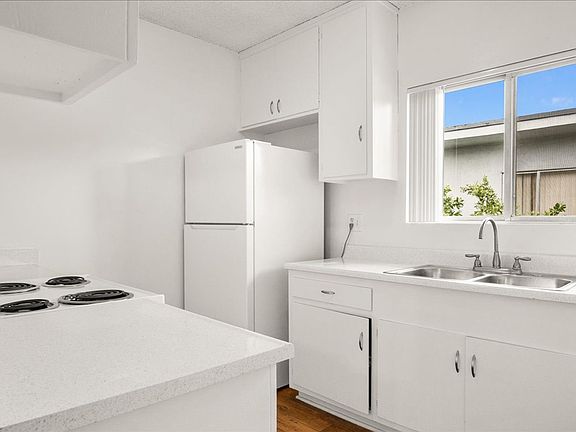 5th image of 21722 Roscoe Blvd APT 27