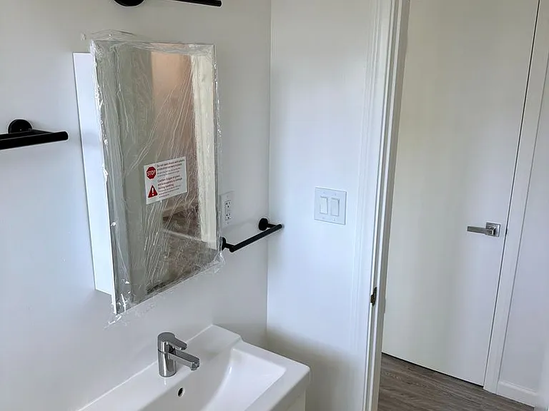 4959 Romaine St — Photo 16