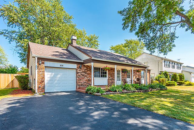 1st image of 838 Aspen Dr