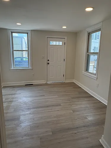 108 W Green St #110 Photo 1
